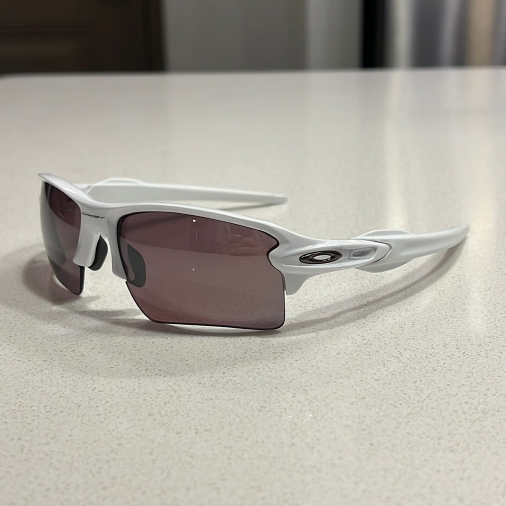 LIKE NEW Oakley Flak 2.0 Prizm Polarized White Frame